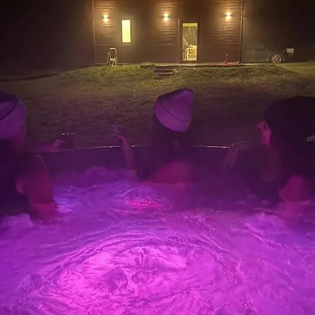 Rumiane Chatki - Z Jacuzzi I Basenem 度假居 Rybno (Dzialdowo)